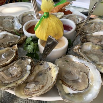 Geoffrey's Malibu - Seasonal Oysters - Seafood Near Me - Malibu, California