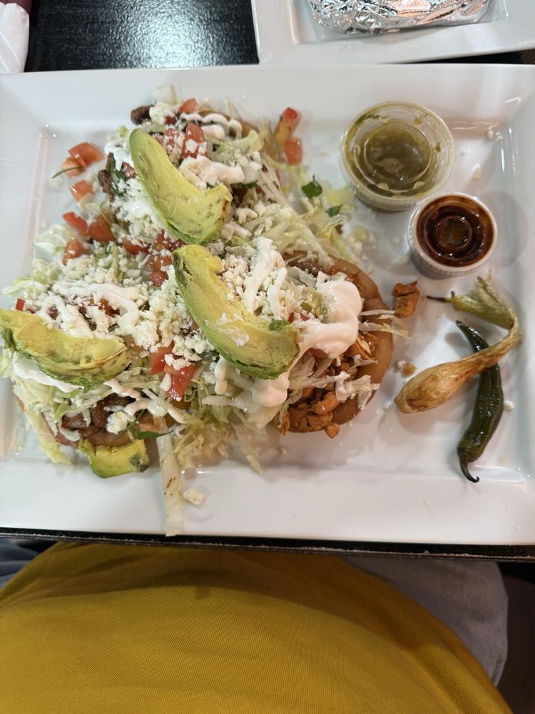 Tacos Los Toros Logo