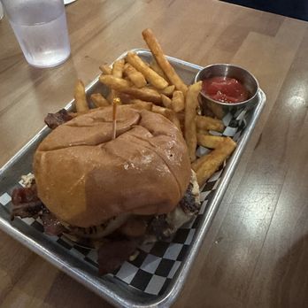 BellRinger Brew - Adult burger and fries - Brewpubs Near Me - Ventura, California