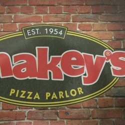 Shakey's Pizza - Original Shakey's Pizza founded in Sacramento, CA on J street right next to Sac State CSUS. It's come a long way from Sactown.