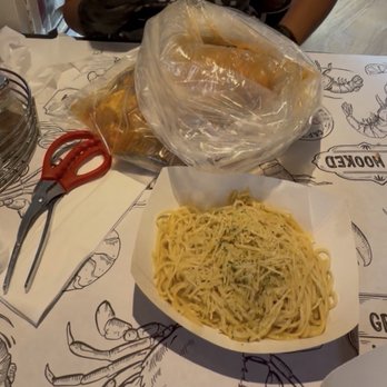 Cap't Loui Williamsburg - Garlic noodles. This was amazing!! - Seafood Near Me - Brooklyn, New York