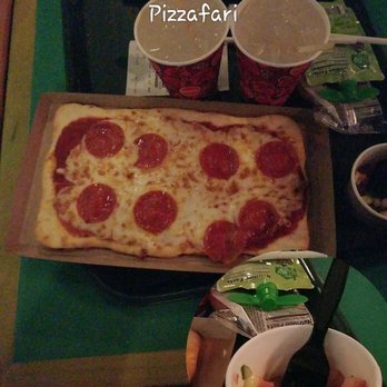 Pizzafari - Pepperoni pizza - Pizza Near Me - Lake Buena Vista, Florida