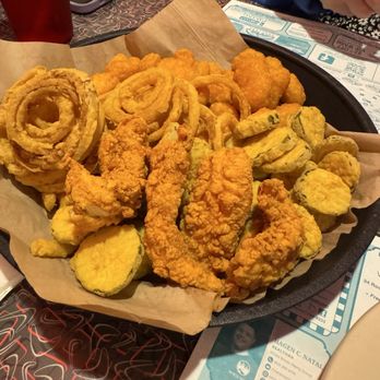 Tilt'n Diner - Appetizer sampler - Diners Near Me - Tilton, New Hampshire