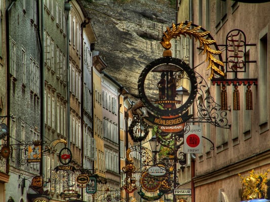 Getreidegasse by null