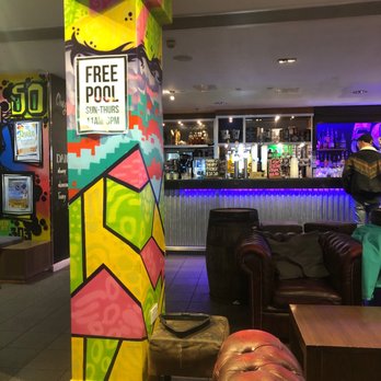 Bar 50 - Ambiance - Bars Near Me - Edinburgh, EDH