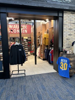 Milwaukee Mitchell International Airport by null