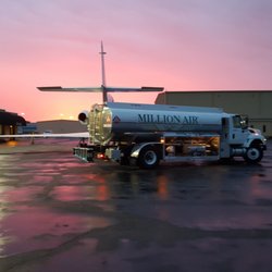 Million Air St Louis - Sunrise on the ramp