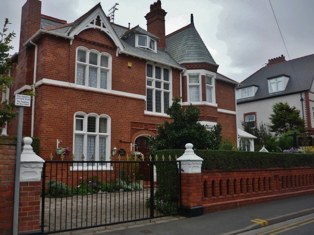 THE GABLES HOLIDAY FLATS 4 Bath Street, Rhyl, Denbighshire, United