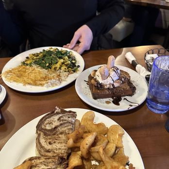 Honeybear Cafe - Vegan Tofu Scrambler - Breakfast & Brunch Near Me - Chicago, Illinois
