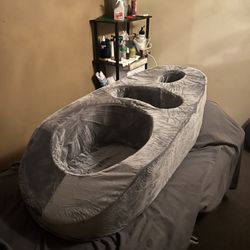 Body & Mind Spa - Pregnancy pillow for massage