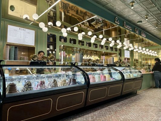 Anita La Mamma del Gelato by null