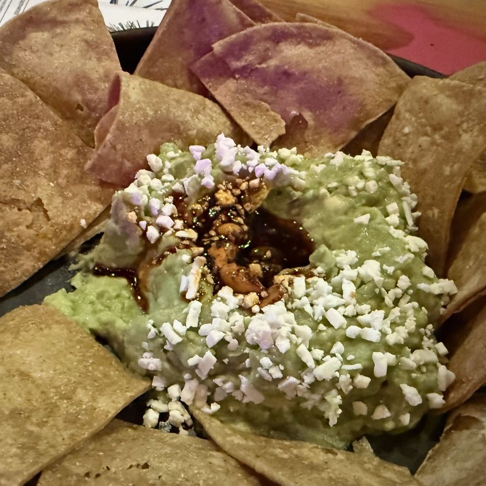Vas Que Vuelas - Inspired Guacamole - Bars Near Me - Cabo San Lucas, BCS