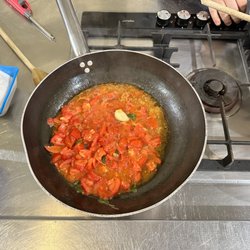 Cordon Bleu - Fresh florentine tomatoes, garlic and olive oil with a touch of bay leaf.
