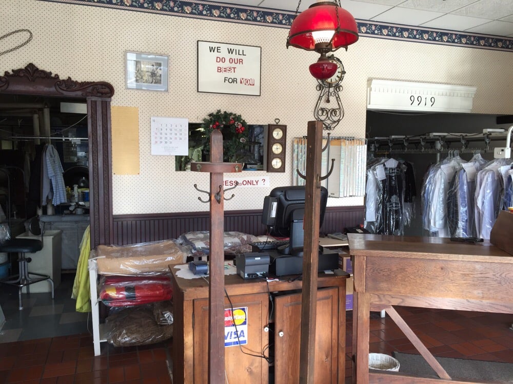 VILLAGE CLEANERS Updated September 2024 11 Reviews 9975 Manchester Rd, Saint Louis