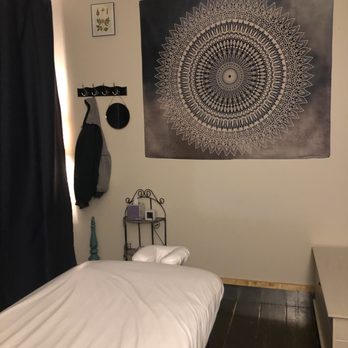 Plainfield Massage Therapy, - Massage room and bed - Massage Therapy Near Me - Plainfield, Indiana