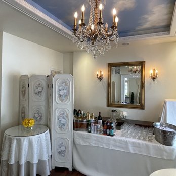 Tiffany Juliet House - Venues & Event Spaces Near Me - Glastonbury, Connecticut Tiffany Juliet House - Venues & Event Spaces Near Me - Glastonbury, Connecticut