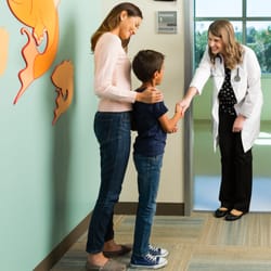 Hoag Medical Group - Pediatrics - Huntington Beach - Pediatrician Jennifer L. Birkhauser, MD meets a new patient.