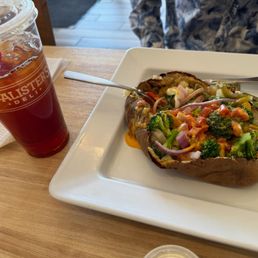 veggie "please do not call me potato" spud and 1/2 and 1/2 tea of which i drank about 1/4 before pic