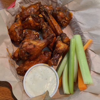 Doc Ponds - Buffalo wings - Bars Near Me - Stowe, Vermont