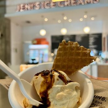 Jeni's Splendid Ice Creams - Burnt Orange Dreamsicle topped with Fly By Jing chili crisp. OMG!!! I'm putting chili crisp on my ice cream from now on. - Ice Cream & Frozen Yogurt Near Me - Los Angeles, California Jeni's Splendid Ice Creams - Burnt Orange Dreamsicle topped with Fly By Jing chili crisp. OMG!!! I'm putting chili crisp on my ice cream from now on. - Ice Cream & Frozen Yogurt Near Me - Los Angeles, California