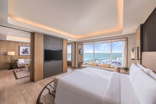 Conrad Manila by null