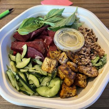 sweetgreen - Healthy Salads, Wraps, and Bowls - Shroomami - Salad Near Me - San Antonio, Texas
