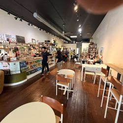 Thorn & Bred - Lots of seating