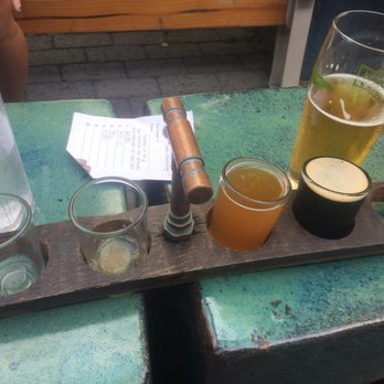 Honolulu Beerworks - Flight of beer! - Brewpubs Near Me - Honolulu, Hawaii Honolulu Beerworks - Flight of beer! - Brewpubs Near Me - Honolulu, Hawaii