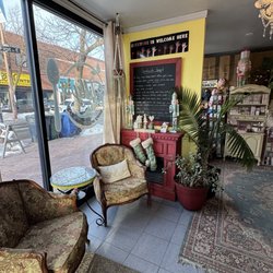 Tilly's Eatery - Entrance