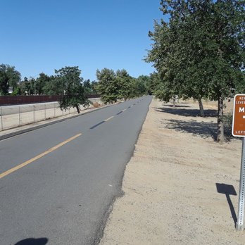 Kern River Parkway - 7 mile marker - Hiking Near Me - Bakersfield, California Kern River Parkway - 7 mile marker - Hiking Near Me - Bakersfield, California
