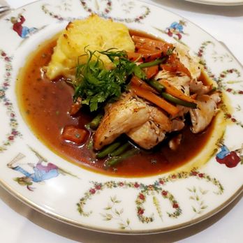 Restaurant de la Tour - Main course chicken dish. DELICIOUS!!!! - French Near Me - Paris, 75 Restaurant de la Tour - Main course chicken dish. DELICIOUS!!!! - French Near Me - Paris, 75