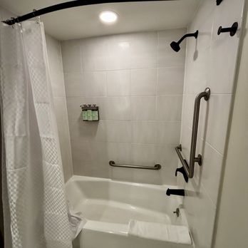 Tropicana Atlantic City - A Caesars Rewards Destination - Bathroom - Hotels Near Me - Atlantic City, New Jersey Tropicana Atlantic City - A Caesars Rewards Destination - Bathroom - Hotels Near Me - Atlantic City, New Jersey