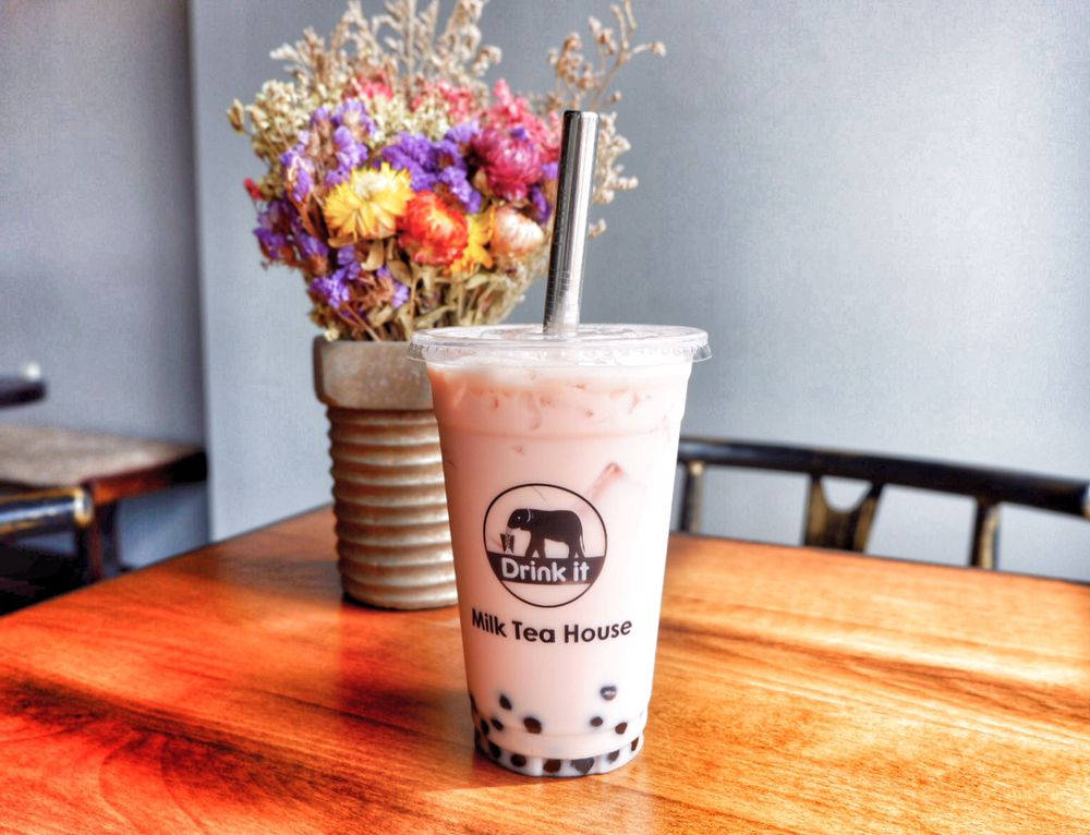 Drink it milk tea house Logo
