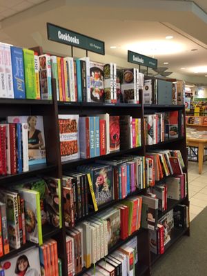 Barnes Noble 56 Photos 85 Reviews Bookstores 106 Court