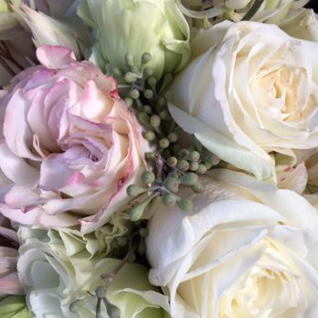 Ilex Designs - Brides bouquet - Florists Near Me - Boston, Massachusetts