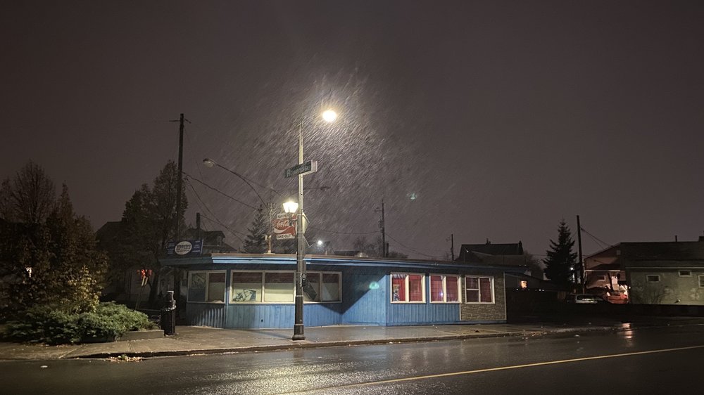 NIPPERS TAKE OUT Updated September 2024 713 Simpson Street, Thunder Bay, Ontario