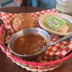 El Cafecito - Complementary bread with butter and sauce