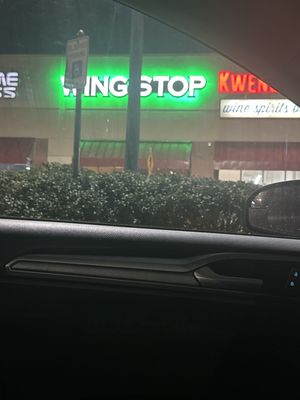 Wingstop by null