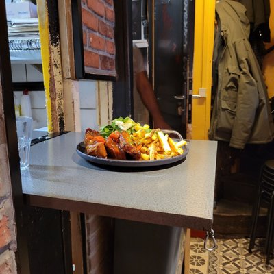 L'Elephant Du Nil by null