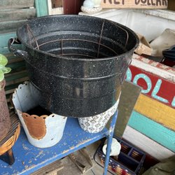 Aunt Tique & Uncle Junk's Furniture - Pot