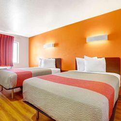 Motel 6 - Motel Truth or Consequence NM Double Full
