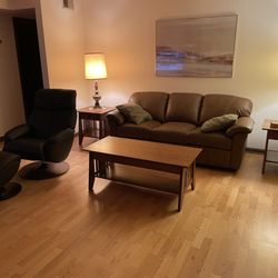 Panozzo's Amish Furniture - Panazzo's delivered to my Chicago residence a few miles east of O'Hare.  Had furniture in 2 days!