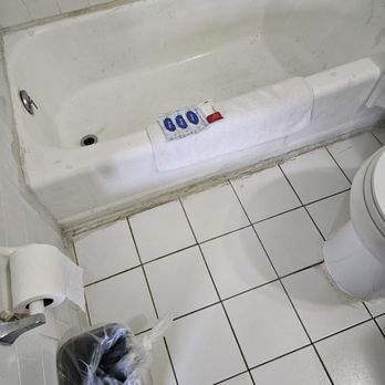 Travelers Inn - Filthy - Hotels Near Me - Four Oaks, North Carolina Travelers Inn - Filthy - Hotels Near Me - Four Oaks, North Carolina