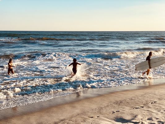 Ponquogue Beach by null