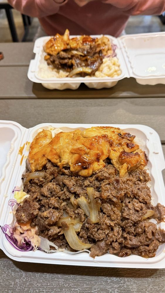 BB Hawaiian BBQ Logo