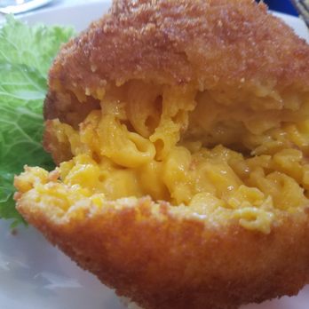 Maa's Diner - Inside mac and cheese ball - Diners Near Me - Webster, New York