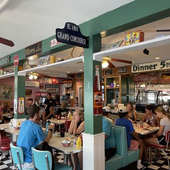 Edgartown Diner - Decor - Breakfast & Brunch Near Me - Edgartown, Massachusetts