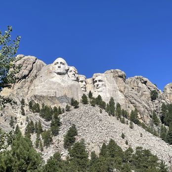 Mount Rushmore National Memorial - Landmarks & Historical Buildings Near Me - Keystone, South Dakota Mount Rushmore National Memorial - Landmarks & Historical Buildings Near Me - Keystone, South Dakota