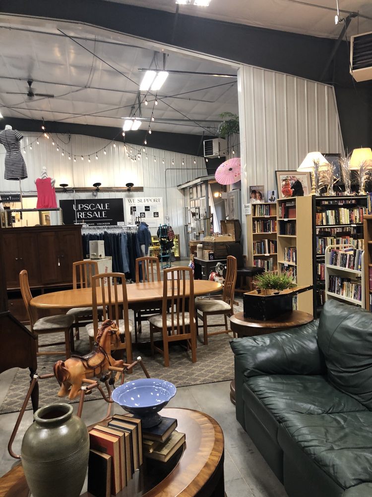 UPSCALE RESALE 26 Photos 3305 Hwy 1 SW, Iowa City, Iowa Thrift
