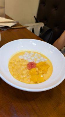 YuanYang Dessert鸳鸯糖水铺 by null